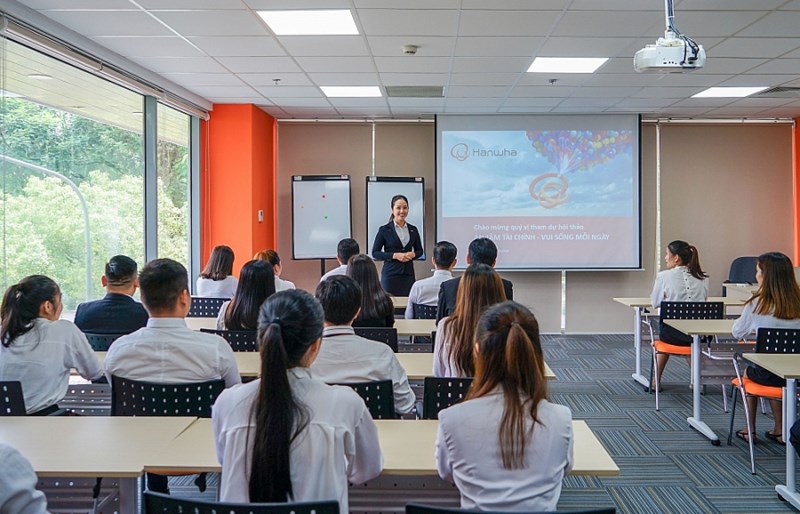 Hanwha Life Việt Nam luôn chú trọng đào tạo, nâng cao hiệu quả hoạt động cho đội ngũ kinh doanh của Công ty
