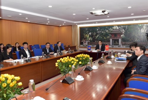 Thứ trưởng Trần Xuân Hà cùng đại diện Lãnh đạo một số đơn vị thuộc Bộ Tài chính tham dự Hội nghị tại điểm cầu Hà Nội.